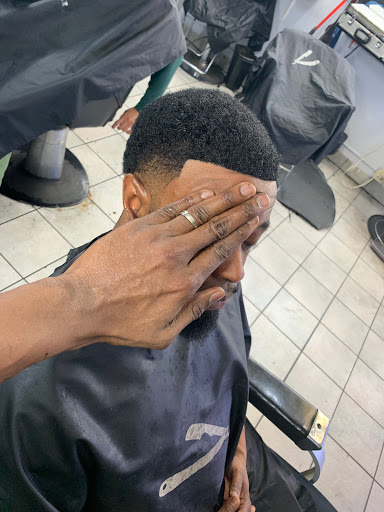Barber Shop «5 Star Kutz Barbershop & Xpresskutz Mobilebarbertruck», reviews and photos, 3609 Ridge Rd, Lansing, IL 60438, USA
