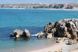 Foto von Praia dos Barcos und die siedlung