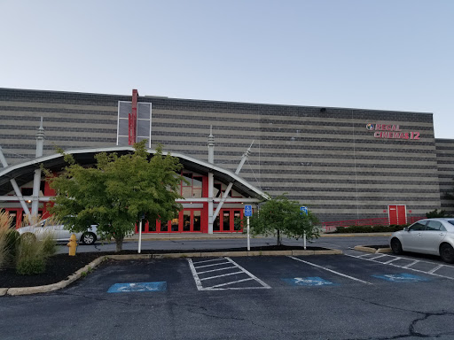 Movie Theater «Regal Cinemas Westborough 12», reviews and photos, 231 Turnpike Rd, Westborough, MA 01581, USA