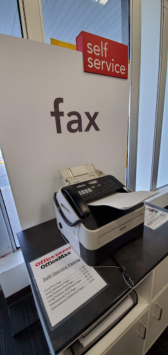 Office Supply Store «OfficeMax», reviews and photos, 3555 S 27th St, Milwaukee, WI 53221, USA