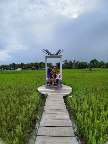 Wisata Sawah Labura