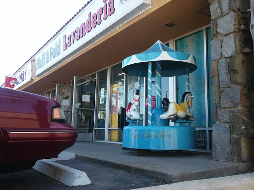 Laundromat «Fluff and Fold Lavanderia», reviews and photos, 5042 Warner Ave, Huntington Beach, CA 92649, USA