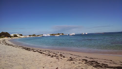 Foto av Blowing point beach med låg nivå av renlighet