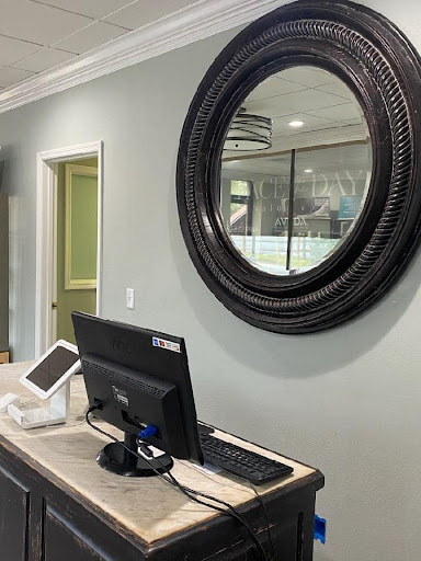 Beauty Salon «Face the Day Spa & Salon», reviews and photos, 917 E Silver Springs Blvd, Ocala, FL 34470, USA