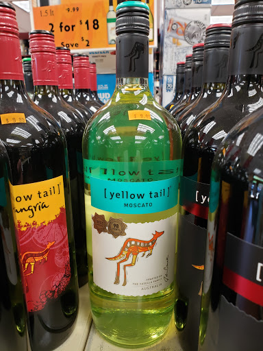 Wine Store «Woods Wholesale Wine», reviews and photos, 20787 Mack Ave, Grosse Pointe, MI 48236, USA