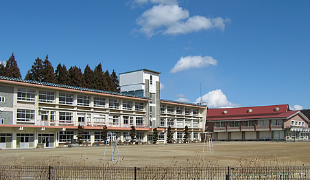 鮫川村立鮫川中学校