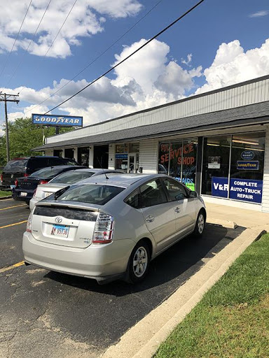 Auto Repair Shop «V & R Tire & Auto Repair», reviews and photos, 4903 Main St, Lisle, IL 60532, USA