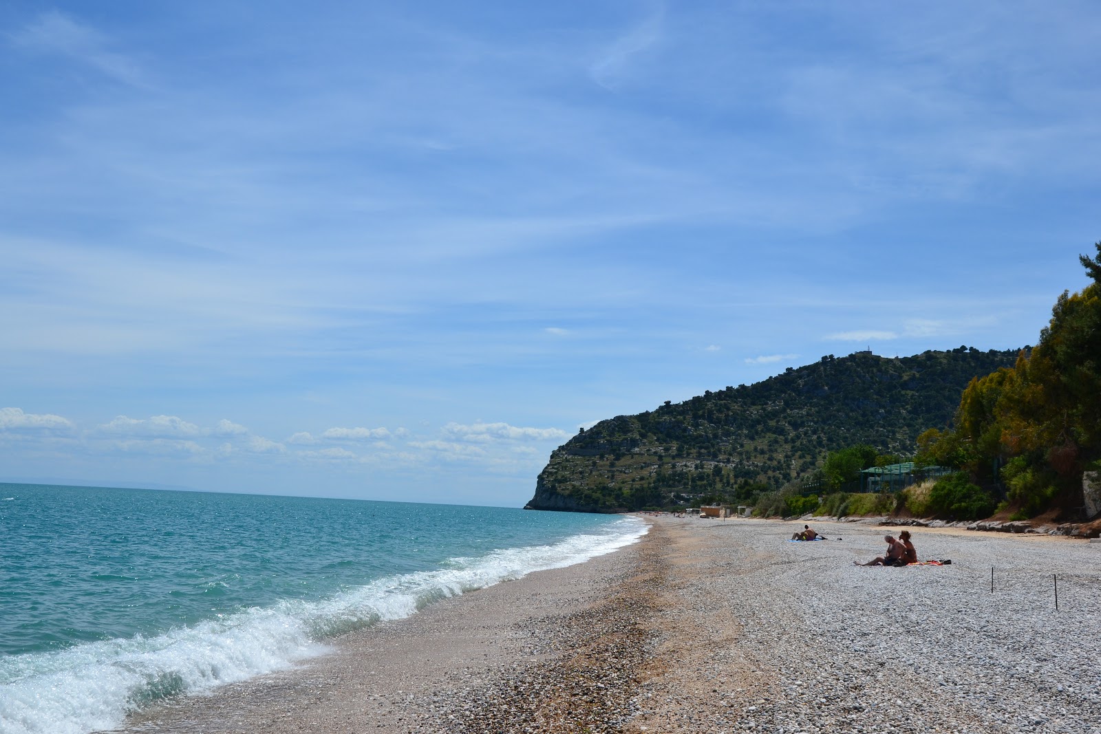 Spiaggia di Piana di Mattinata'in fotoğrafı çok temiz temizlik seviyesi ile