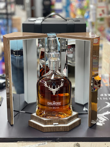 Liquor Store «E & M Food & Liquor», reviews and photos, 7758 Archer Rd, Justice, IL 60458, USA