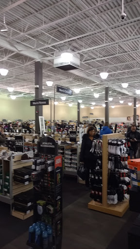 Shoe Store «DSW Designer Shoe Warehouse», reviews and photos, 9200 Hudson Rd, Woodbury, MN 55125, USA