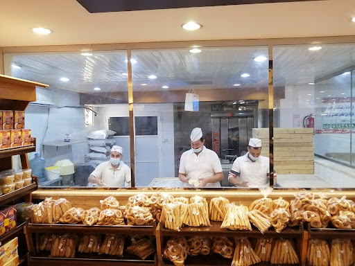 مخبز داخل السوق 