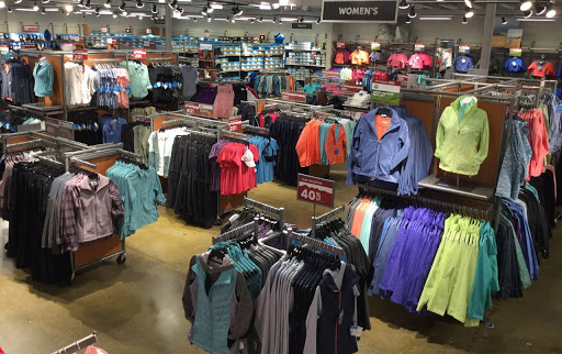 Sportswear Store «Columbia Sportswear Outlet Store at Lincoln City Outlets», reviews and photos, 1500 SE East Devils Lake Rd #205, Lincoln City, OR 97367, USA