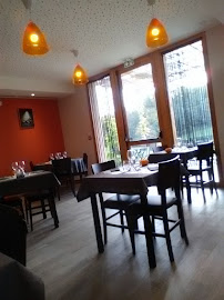 Atmosphère du Restaurant Aux Avisés à Saint-Avit-de-Vialard - n°11
