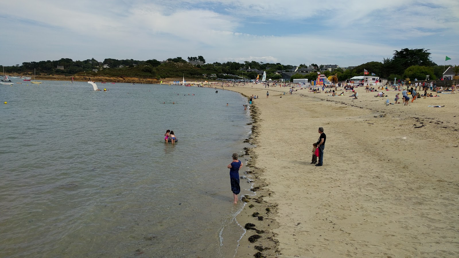 Foto van Plage du Kelenn en de nederzetting