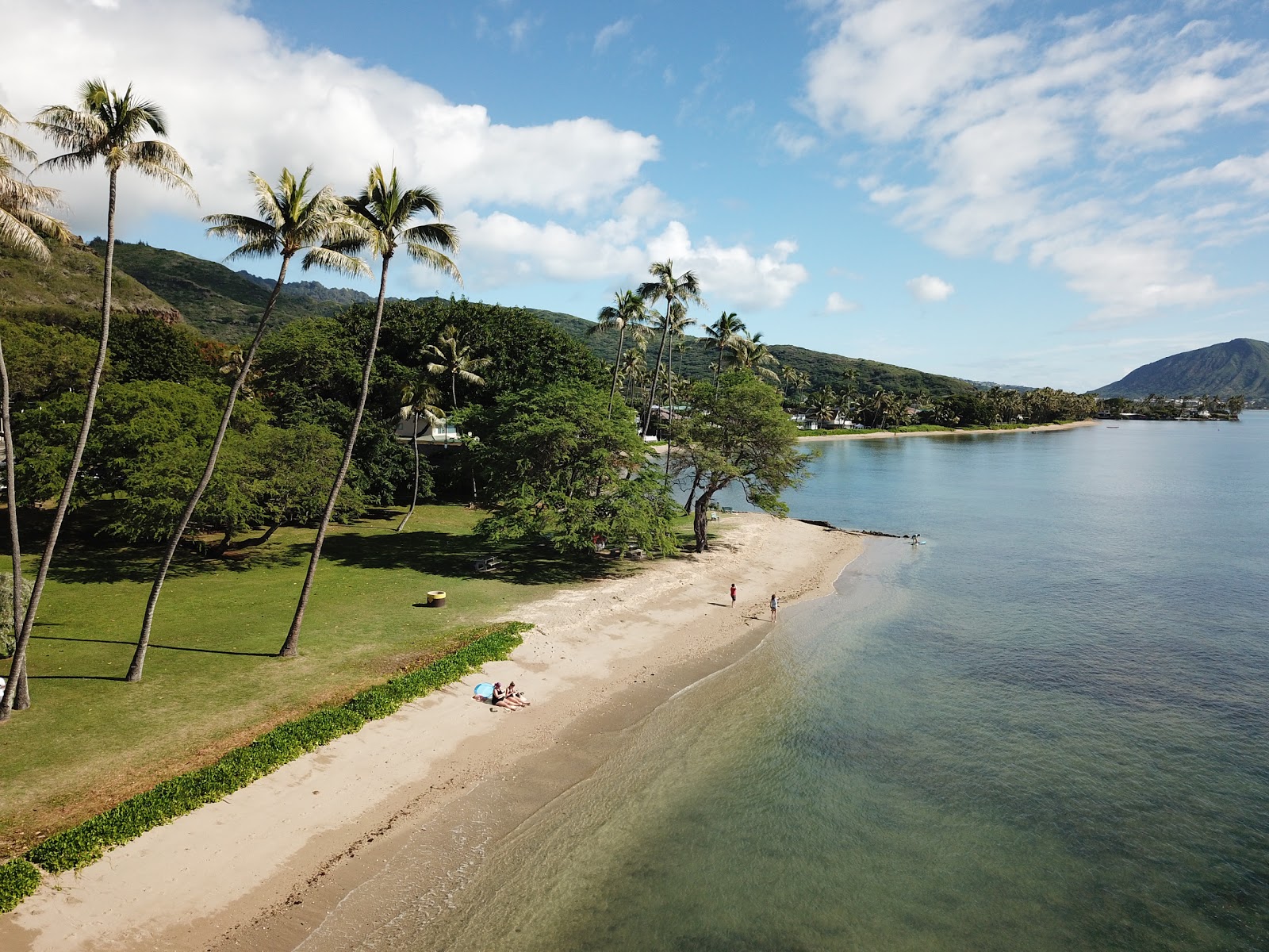 Foto von Kawaikui Beach Park mit beiger sand & steine Oberfläche