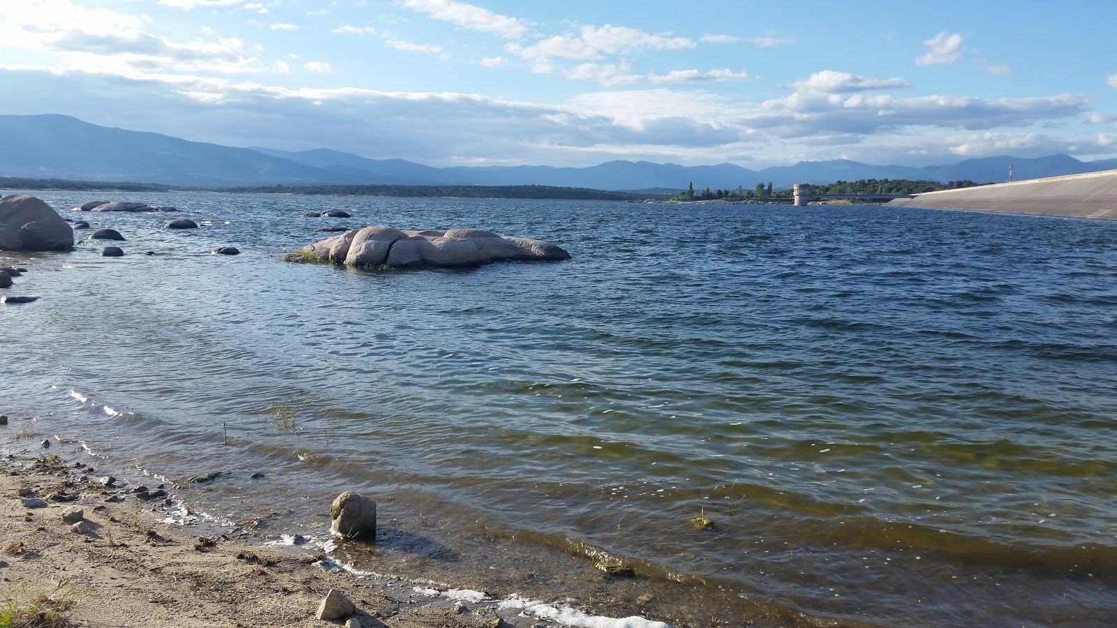 Photo de Playa Valmayor avec un niveau de propreté de très propre