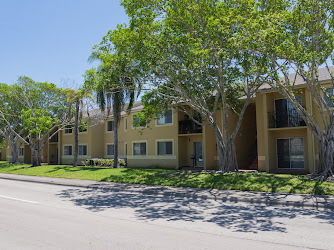 Walden Pond Villas Apartments in Miami