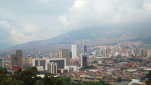 Cimiento Grupo Inmobiliario en Medellín, La Candelaria 