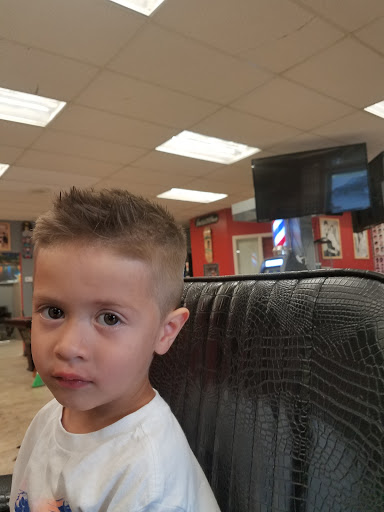 Barber Shop «Dream Team Barber Shop», reviews and photos, 7107 Turfway Rd, Florence, KY 41042, USA