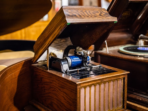 Used Furniture Store «Barrington Resale Shop», reviews and photos, 2214 E Algonquin Rd, Algonquin, IL 60102, USA