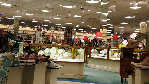 Department Store «Von Maur», reviews and photos, 4444 1st Ave NE, Cedar Rapids, IA 52402, USA