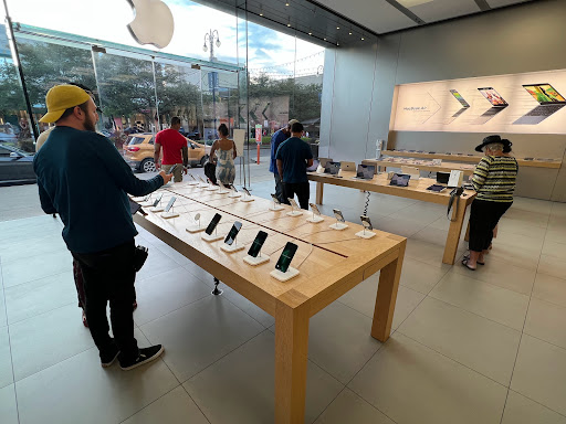 Computer Store «Apple Easton Town Center», reviews and photos, 4210 The Strand, Columbus, OH 43219, USA