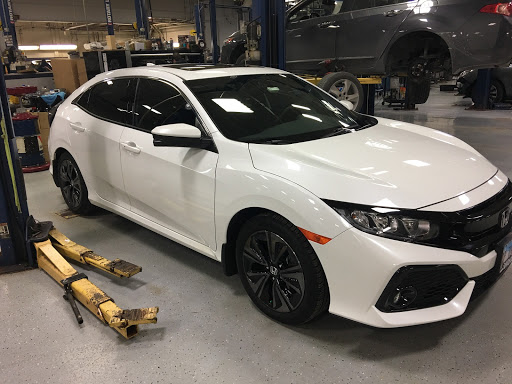 Car Dealer «McGrath Acura of Westmont», reviews and photos, 400 E Ogden Ave, Westmont, IL 60559, USA