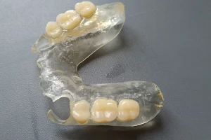 Οδοντοτεχνικό εργαστήριο Χριστόφορος Κούτσουρης image