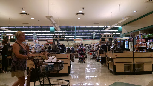 Grocery Store «Hen House #31», reviews and photos, 5800 Antioch Rd, Merriam, KS 66202, USA