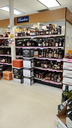 State Liquor Store «NH Liquor & Wine Outlet», reviews and photos, 10 Benning St, West Lebanon, NH 03784, USA