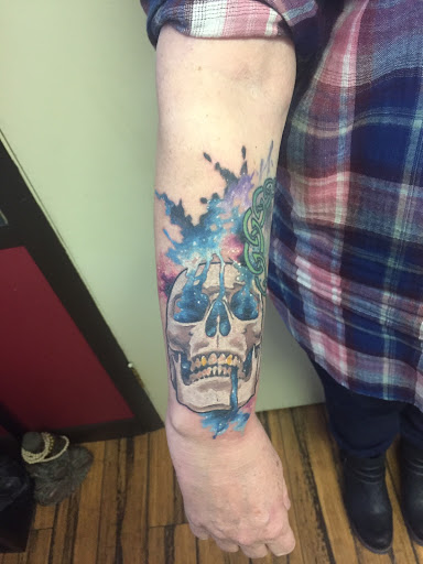 Tattoo Shop «Skinny Buddha Tattoo», reviews and photos, 203 S Monroe Ave, Green Bay, WI 54301, USA