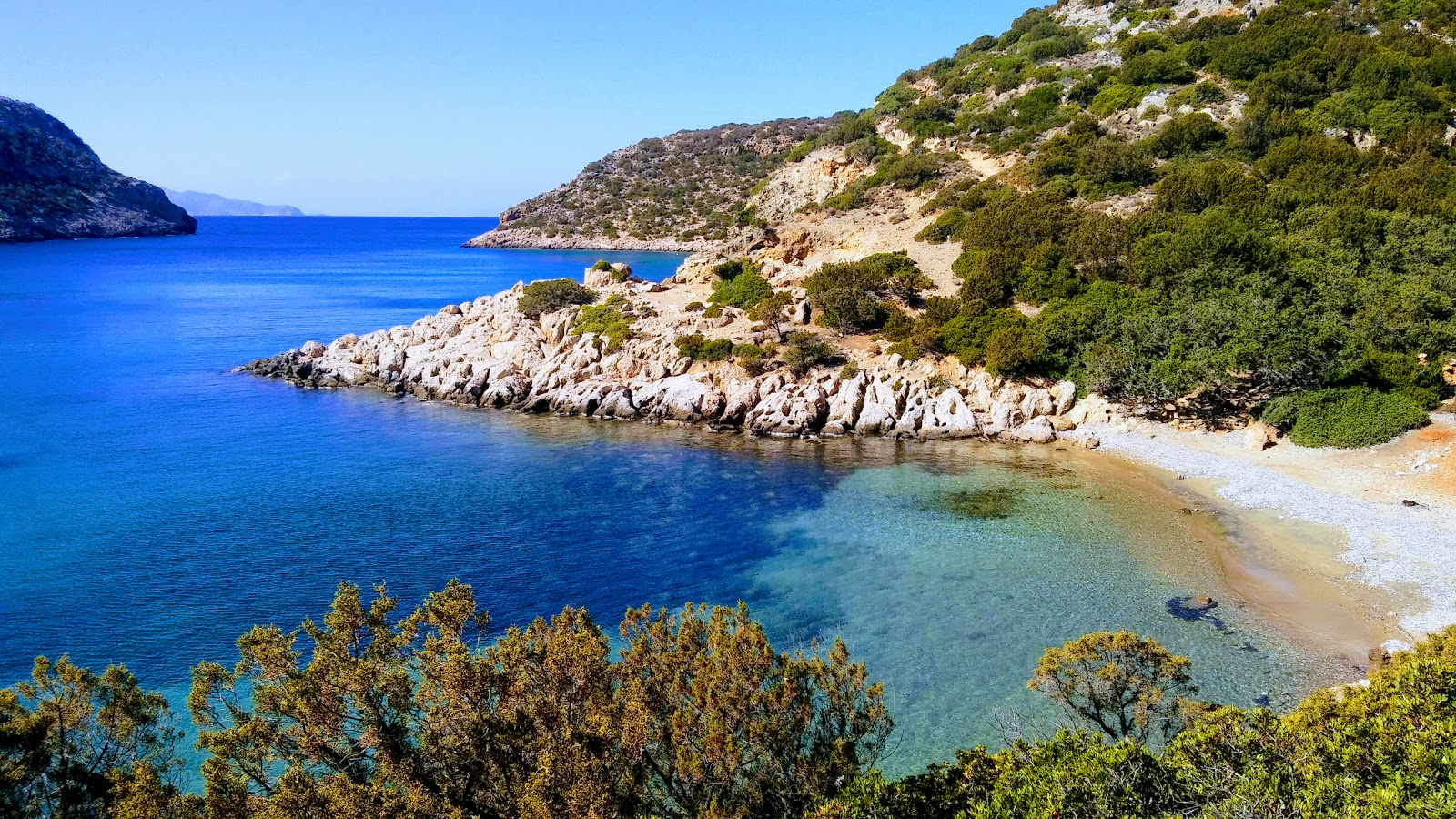 Paralia Fikiada'in fotoğrafı ve güzel manzarası