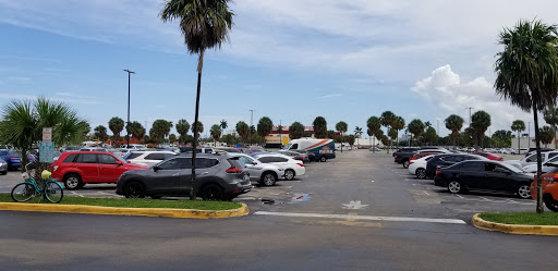 Shopping Mall «Central Shopping Plaza», reviews and photos, 3825 NW 7th St, Miami, FL 33126, USA