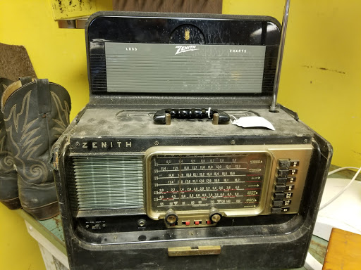 Thrift Store «Class and Trash Thrift Antiques», reviews and photos, 11088 Washington Hwy, Glen Allen, VA 23059, USA