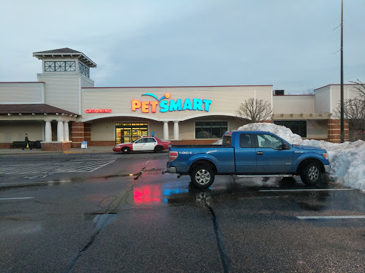 Pet Supply Store «PetSmart», reviews and photos, 351 N Frontage Rd, New London, CT 06320, USA