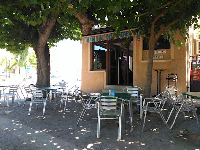 Bar El Pequeño Luchador C.B. - Av. Madrid, 75, 05420 Sotillo de la Adrada, Ávila, Spain