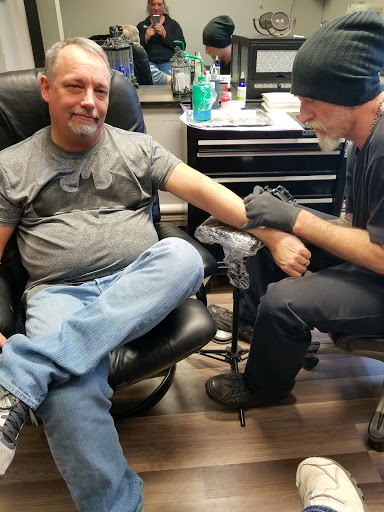 Tattoo Shop «Body Language Tattoo», reviews and photos, 1606 1/2 W University Ave, Muncie, IN 47303, USA