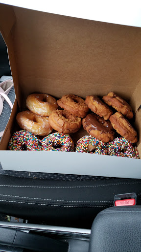 Donut Shop «Country Style Donuts», reviews and photos, 4300 Williamsburg Rd, Richmond, VA 23231, USA