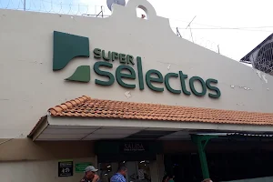 Super Selectos • Zacatecoluca image