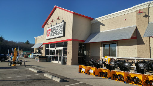 Tractor Supply Co., 82 Turnpike Rd, Ipswich, MA 01938, USA, 