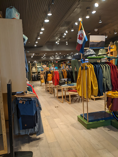 Outdoor Sports Store «Fjällräven Boston», reviews and photos, 304 Newbury St, Boston, MA 02115, USA