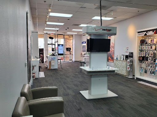 Cell Phone Store «GoWireless Verizon Authorized Retailer», reviews and photos, 2655 Foothill Blvd, La Crescenta, CA 91214, USA