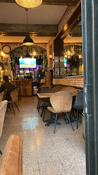 Atmosphère du Restaurant Café La Fontaine à Lyon - n°4