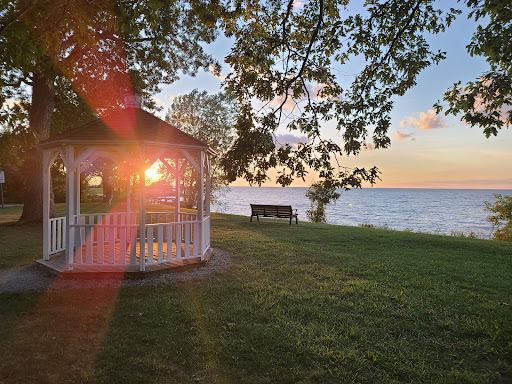 Restaurant «Horizons Restaurant & Lounge», reviews and photos, 4888 N Broadway, Geneva, OH 44041, USA