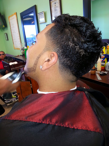 Hair Salon «Quality Hair Salon & Barbershop», reviews and photos, 2642 Carolina Beach Rd, Wilmington, NC 28412, USA