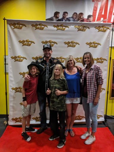 Movie Theater «Parkway 8 Cinema», reviews and photos, 6300 N Lockwood Ridge Rd, Sarasota, FL 34243, USA