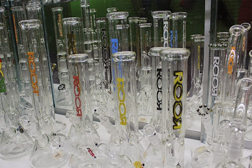 Tobacco Shop «Wonderland Smoke Shop- Hazlet», reviews and photos, 3052 NJ-35, Hazlet, NJ 07730, USA