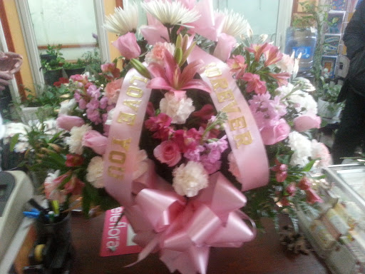 Florist «The Flower Pot & Basket Shop», reviews and photos, 5631 W Madison St, Chicago, IL 60644, USA