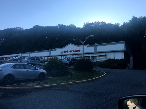 Pet Store «Pet Goods», reviews and photos, 1125 Central Park Ave, Scarsdale, NY 10583, USA