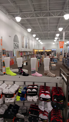 Shoe Store «DSW Designer Shoe Warehouse», reviews and photos, 290 Mid Rivers Center, St Peters, MO 63376, USA
